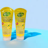 veetgold-whitening-expert-lemon-and-vitamin-c-face-wash